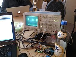 Pong on an Oscilloscope at the 2. Arduino-Workshop at Attraktor